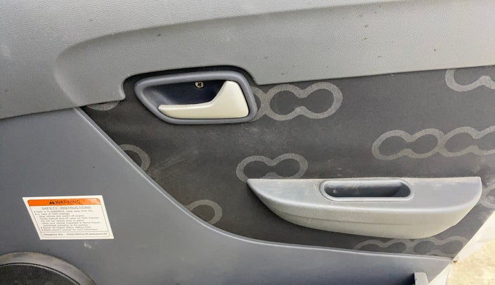 2015 Maruti Alto 800 LXI CNG, CNG, Manual, 61,064 km, Driver Side Door Panels Control