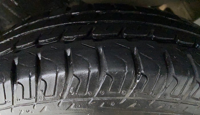 2015 Maruti Wagon R 1.0 LXI CNG, CNG, Manual, 74,924 km, Left Front Tyre Tread