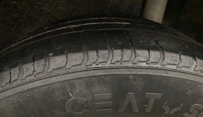 2017 Maruti Vitara Brezza ZDI, Diesel, Manual, 96,958 km, Left Rear Tyre Tread