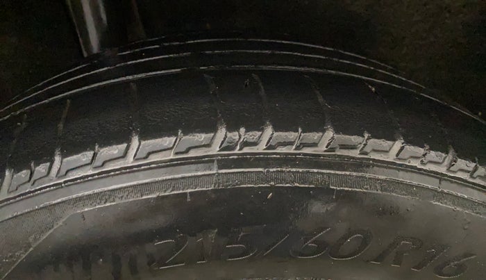 2017 Maruti Vitara Brezza ZDI, Diesel, Manual, 96,958 km, Right Rear Tyre Tread