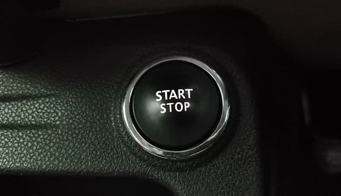 2018 Renault Captur RXT DIESEL DUAL TONE, Diesel, Manual, 1,01,085 km, Keyless Start/ Stop Button