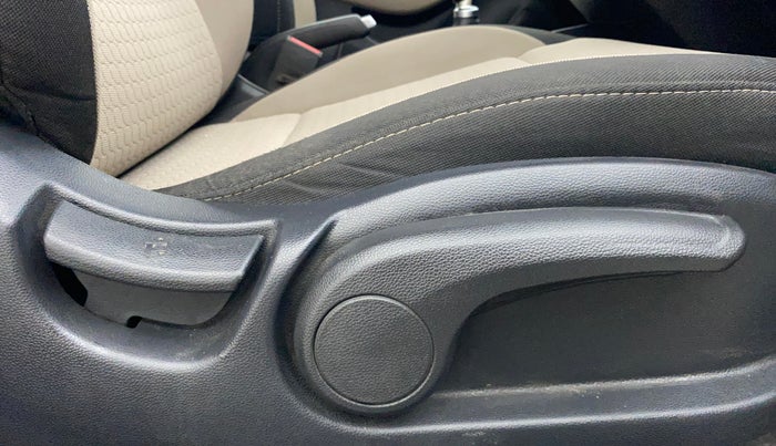 2016 Hyundai Elite i20 ASTA 1.2, Petrol, Manual, 50,475 km, Driver Side Adjustment Panel