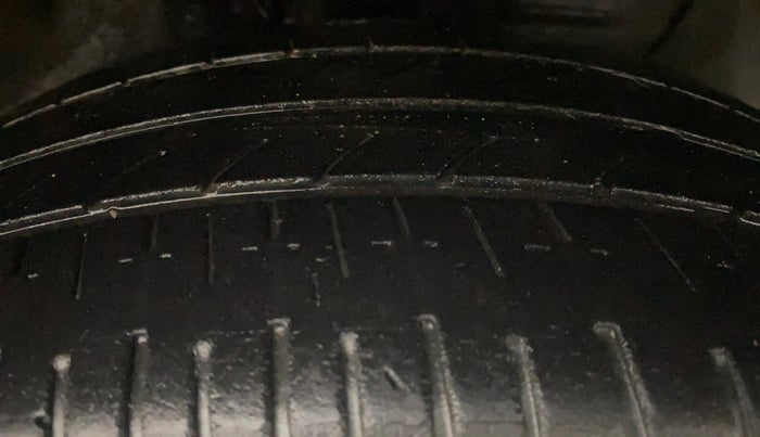 2016 Hyundai Elite i20 ASTA 1.2, Petrol, Manual, 50,475 km, Right Front Tyre Tread
