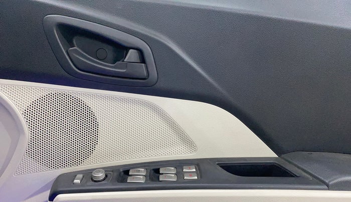 2023 Mahindra XUV300 W4 1.2 PETROL, Petrol, Manual, 8,022 km, Driver Side Door Panels Control