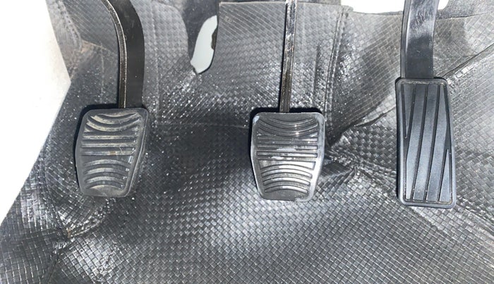 2023 Mahindra XUV300 W4 1.2 PETROL, Petrol, Manual, 8,022 km, Pedals