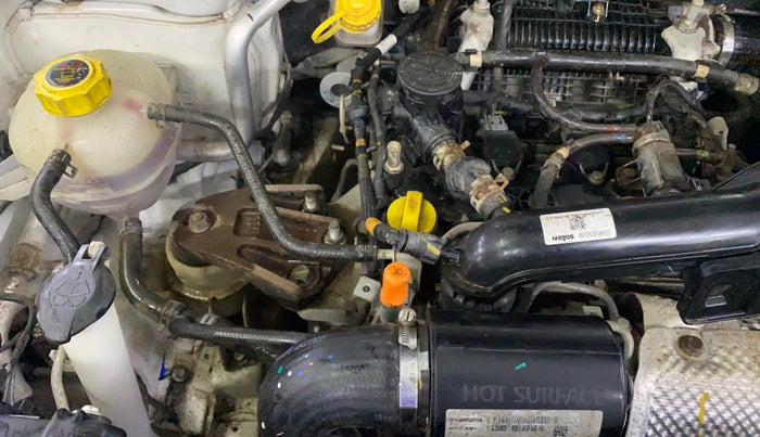 2023 Mahindra XUV300 W4 1.2 PETROL, Petrol, Manual, 8,022 km, Engine View - Right