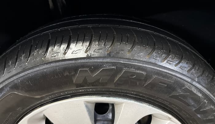 2016 Maruti Baleno DELTA PETROL 1.2, Petrol, Manual, 67,702 km, Right Rear Tyre Tread