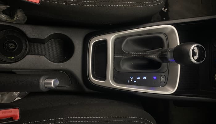 2019 Hyundai VENUE SX PLUS 1.0 TURBO DCT, Petrol, Automatic, 17,162 km, Gear Lever