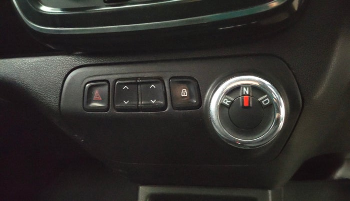 2018 Renault Kwid RXT 1.0 AMT (O), Petrol, Automatic, 76,339 km, Gear Lever