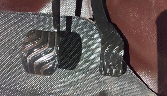 2018 Renault Kwid RXT 1.0 AMT (O), Petrol, Automatic, 76,339 km, Pedals