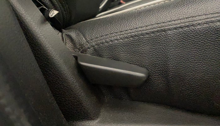 2021 Renault Duster RXZ 1.5 PETROL MT, Petrol, Manual, 51,098 km, Driver Side Adjustment Panel