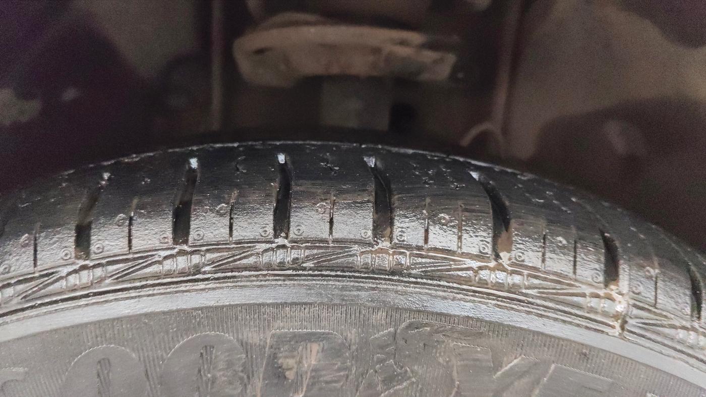 2017 Tata Tiago XZA PETROL, Petrol, Automatic, 58,410 km, Right Front Tyre Tread
