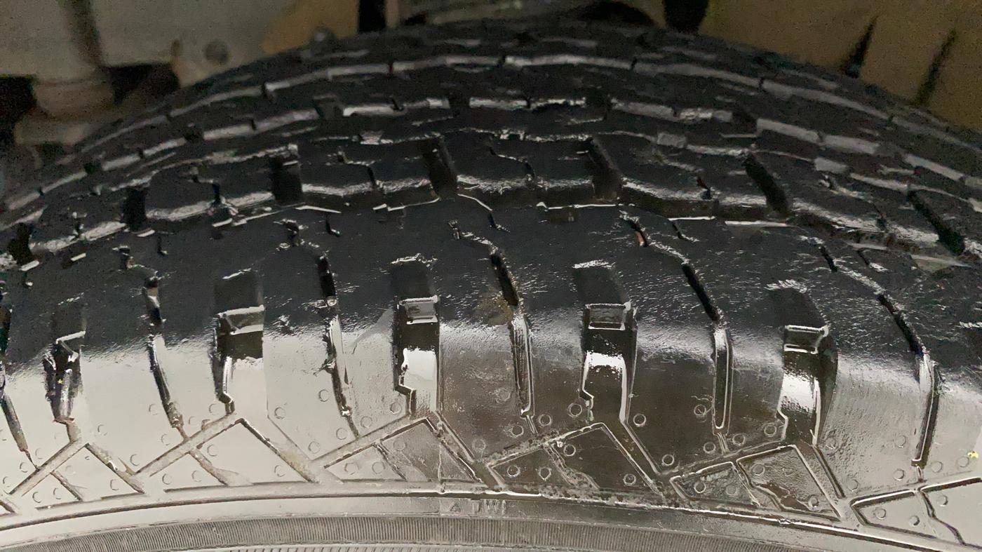 2021 Mahindra Thar LX PETROL HT 4WD AT, Petrol, Automatic, 25,178 km, Left Front Tyre Tread