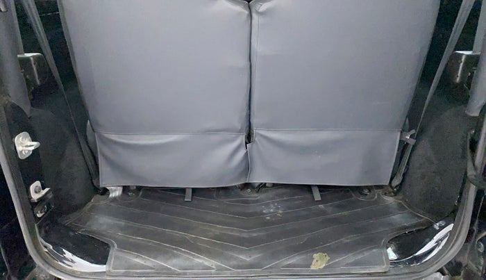 2021 Mahindra Thar LX PETROL HT 4WD AT, Petrol, Automatic, 25,178 km, Boot Inside