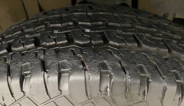 2021 Mahindra Thar LX PETROL HT 4WD AT, Petrol, Automatic, 25,178 km, Right Front Tyre Tread