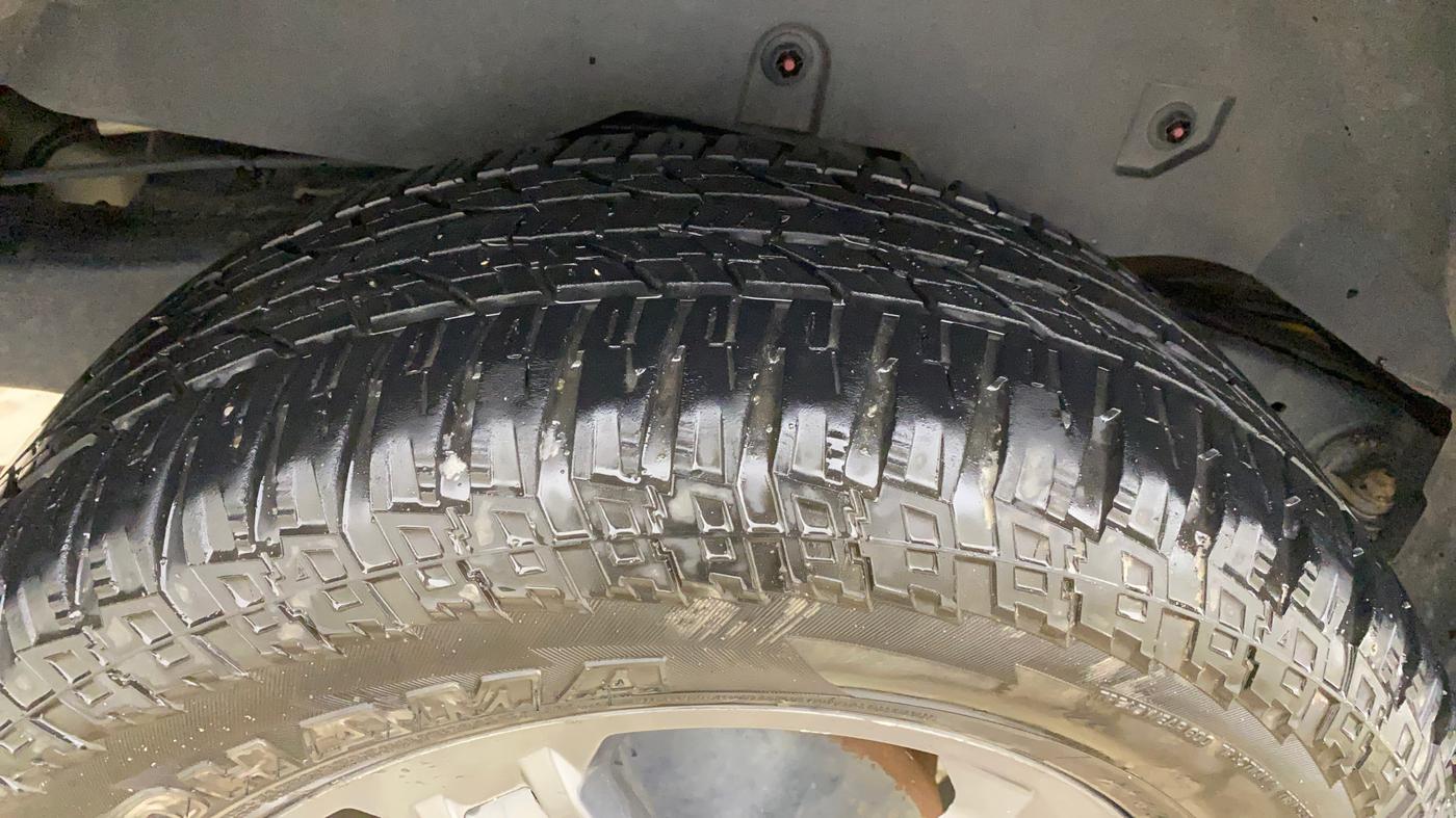 2021 Mahindra Thar LX D 4WD AT CONVERTIBLE, Diesel, Automatic, 93,835 km, Right Rear Tyre Tread