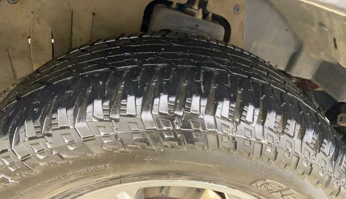 2021 Mahindra Thar LX D 4WD AT CONVERTIBLE, Diesel, Automatic, 93,835 km, Right Front Tyre Tread