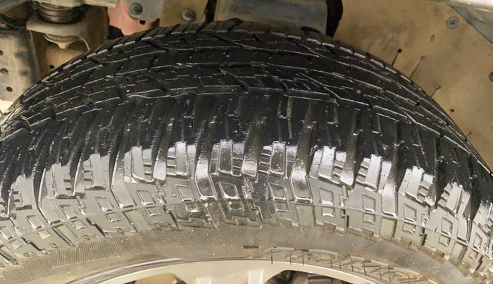 2021 Mahindra Thar LX D 4WD AT CONVERTIBLE, Diesel, Automatic, 93,835 km, Left Front Tyre Tread