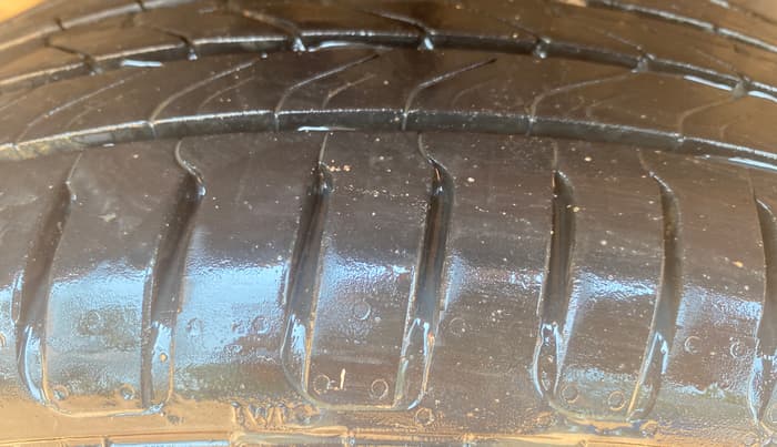 2018 Maruti Swift ZXI, Petrol, Manual, 60,408 km, Right Rear Tyre Tread