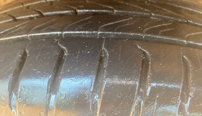 2018 Maruti Swift ZXI, Petrol, Manual, 60,408 km, Right Front Tyre Tread
