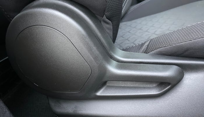 2022 Tata NEXON XM SUNROOF 1.2 RTN, Petrol, Manual, 4,446 km, Driver Side Adjustment Panel
