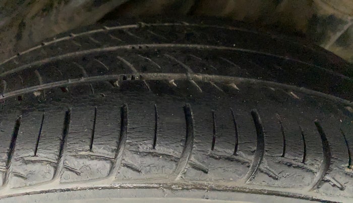 2014 Honda Amaze 1.2L I-VTEC S, Petrol, Manual, 85,672 km, Left Rear Tyre Tread
