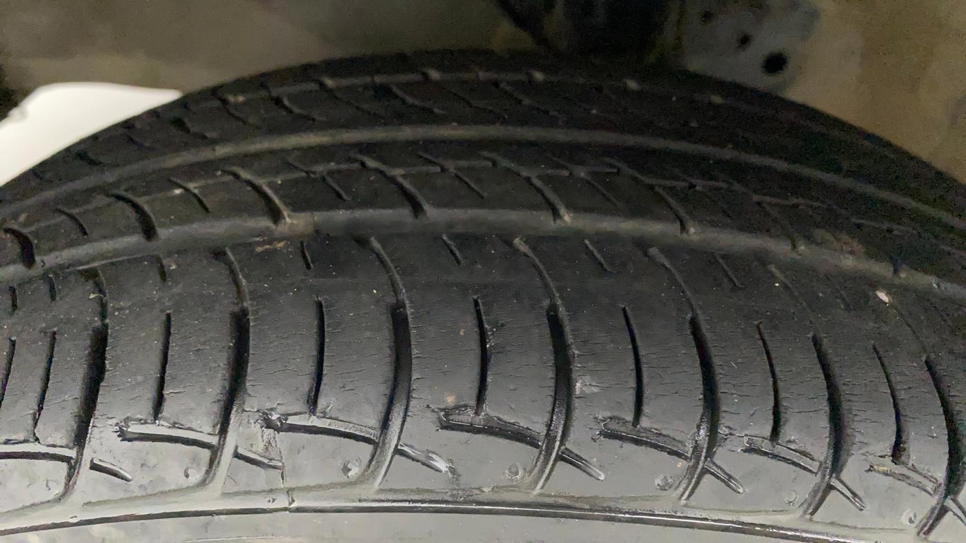 2014 Honda Amaze 1.2L I-VTEC S, Petrol, Manual, 85,672 km, Left Front Tyre Tread