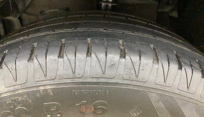 2020 Toyota URBAN CRUISER HIGH GRADE MT, Petrol, Manual, 44,175 km, Left Front Tyre Tread