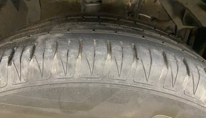 2020 Toyota URBAN CRUISER HIGH GRADE MT, Petrol, Manual, 44,175 km, Right Front Tyre Tread