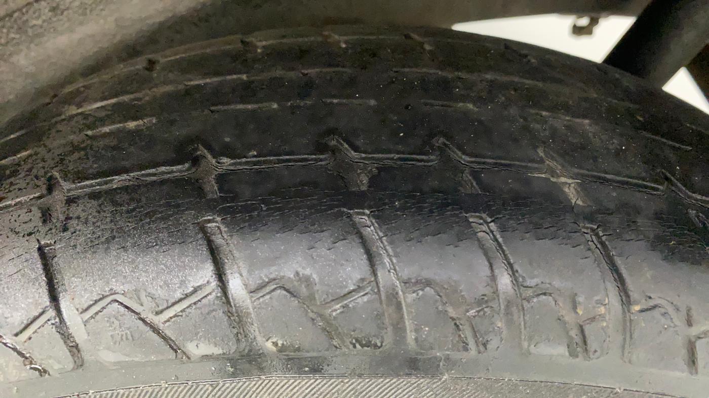 2015 Maruti Wagon R 1.0 VXI AMT, Petrol, Automatic, 54,332 km, Left Rear Tyre Tread