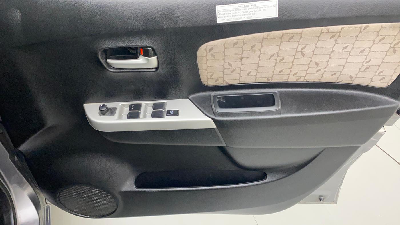 2015 Maruti Wagon R 1.0 VXI AMT, Petrol, Automatic, 54,332 km, Driver Side Door Panels Control