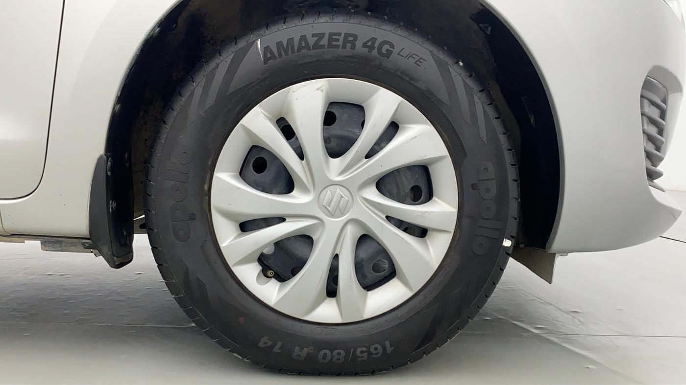2018 Maruti Swift VXI AMT D, Petrol, Automatic, 57,276 km, Right Front Wheel