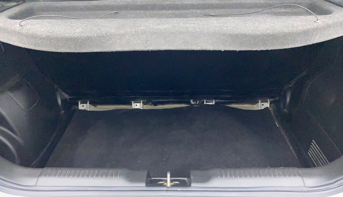 2018 Maruti Swift VXI AMT D, Petrol, Automatic, 57,276 km, Boot Inside
