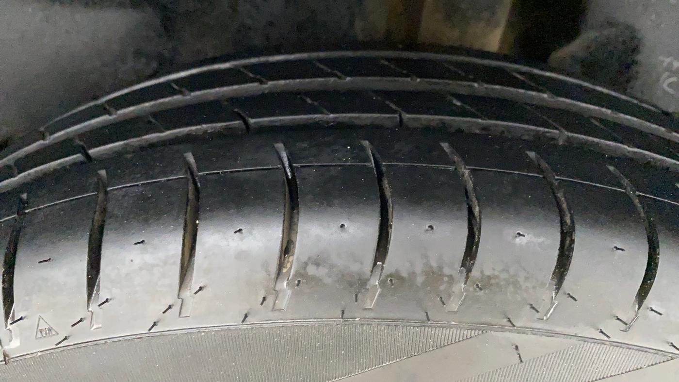 2018 Maruti Swift VXI AMT D, Petrol, Automatic, 57,276 km, Left Rear Tyre Tread