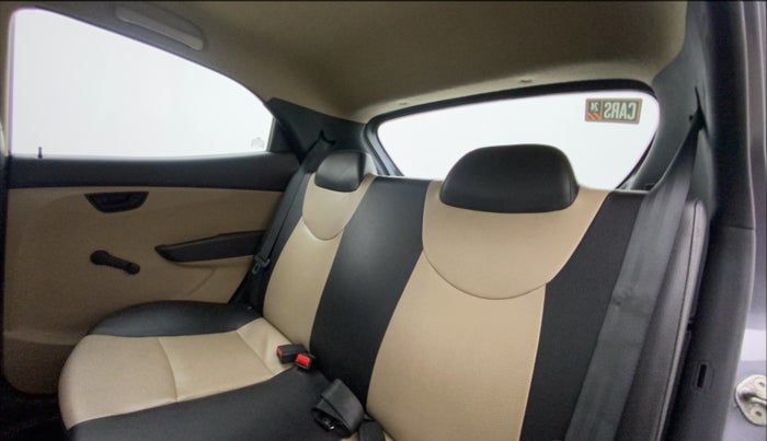 2016 Hyundai Eon ERA PLUS (O), Petrol, Manual, 50,419 km, Right Side Rear Door Cabin