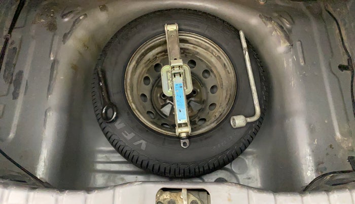 2016 Hyundai Eon ERA PLUS (O), Petrol, Manual, 50,419 km, Dicky (Boot door) - Tool missing