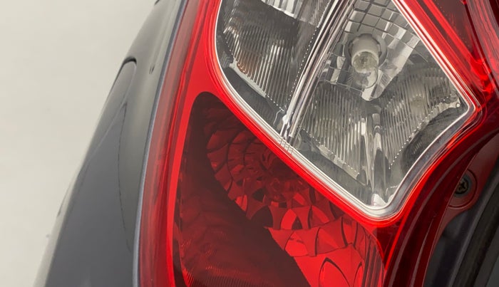 2016 Hyundai Eon ERA PLUS (O), Petrol, Manual, 50,419 km, Left tail light - Minor scratches