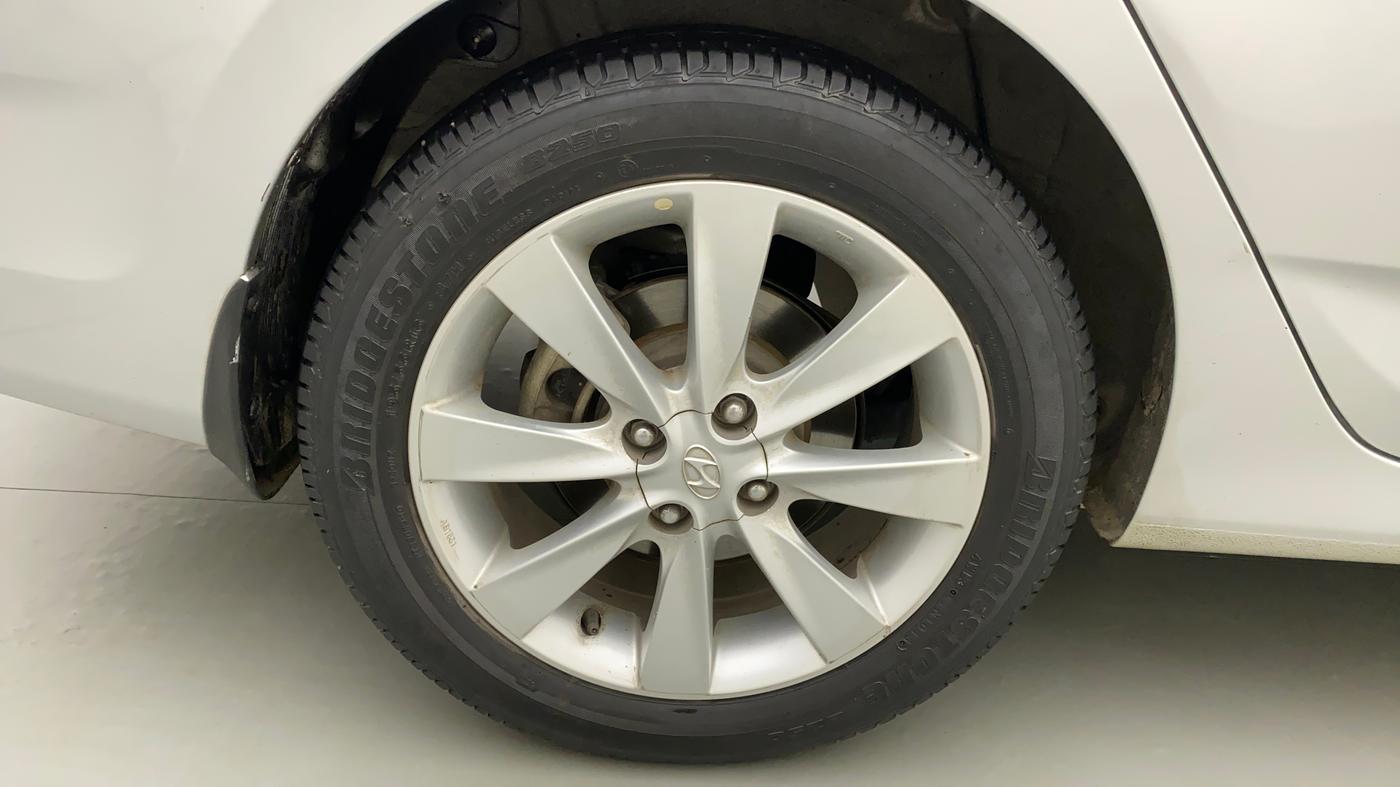 2013 Hyundai Verna FLUIDIC 1.6 VTVT SX, Petrol, Manual, 37,506 km, Right Rear Wheel