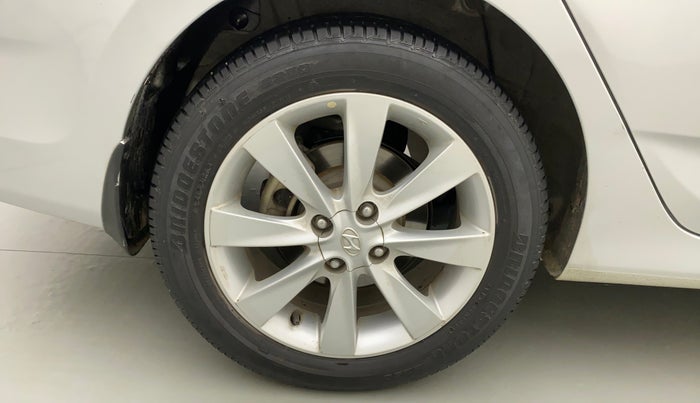 2013 Hyundai Verna FLUIDIC 1.6 VTVT SX, Petrol, Manual, 37,506 km, Right Rear Wheel