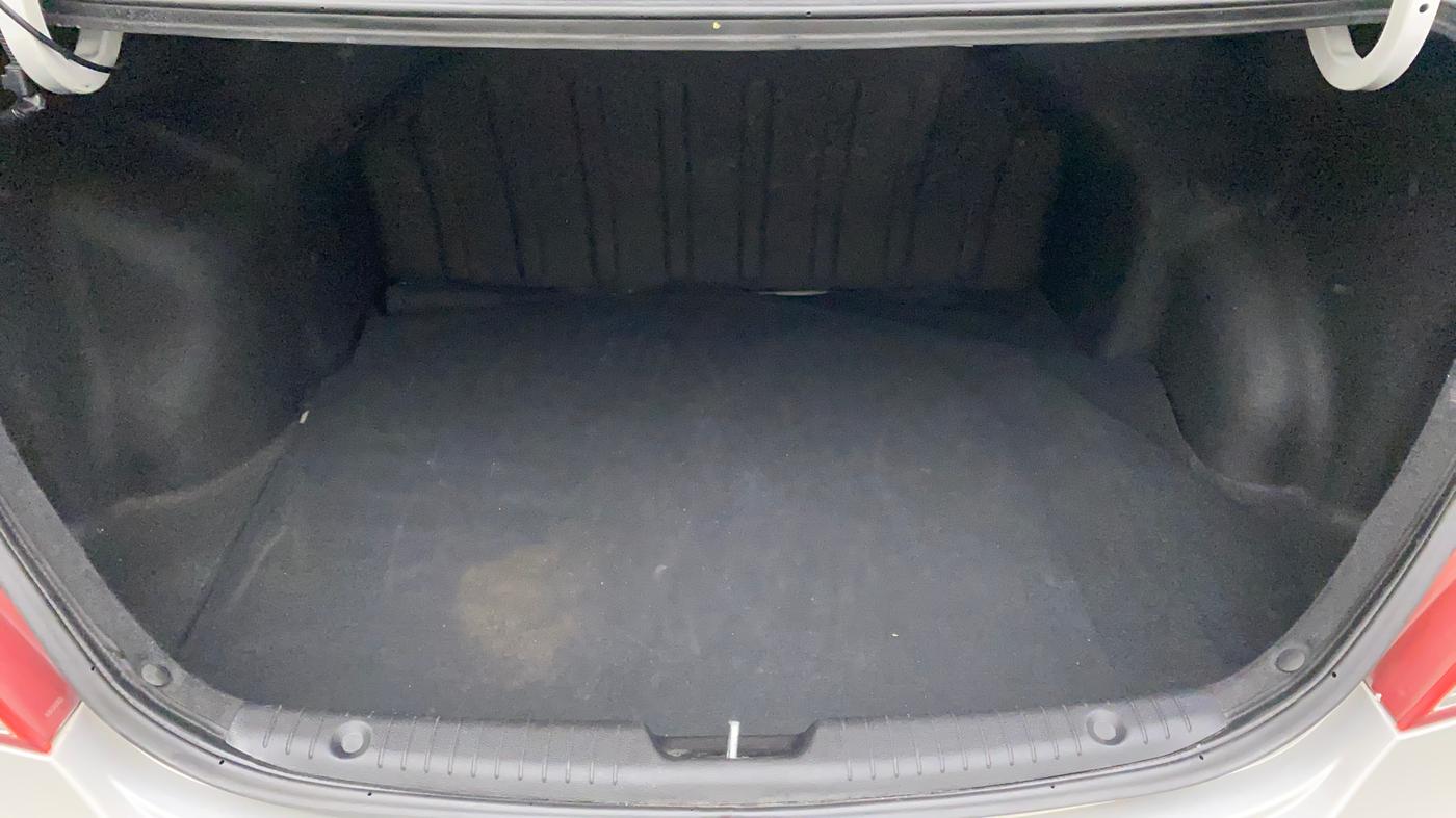 2013 Hyundai Verna FLUIDIC 1.6 VTVT SX, Petrol, Manual, 37,506 km, Boot Inside