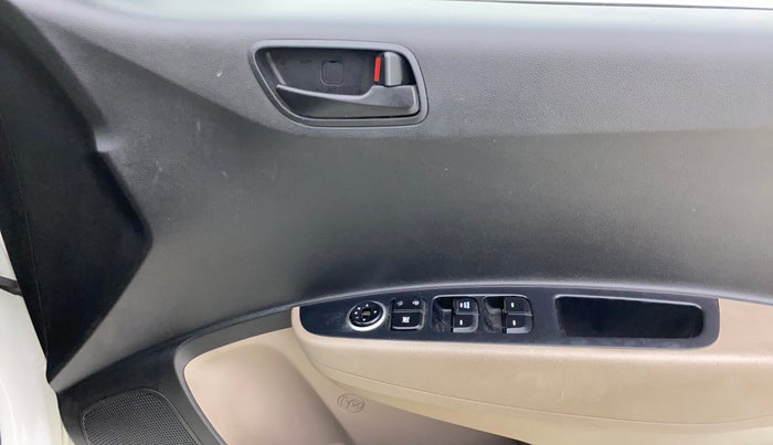 2016 Hyundai Grand i10 MAGNA 1.2 KAPPA VTVT, Petrol, Manual, 46,536 km, Driver Side Door Panels Control