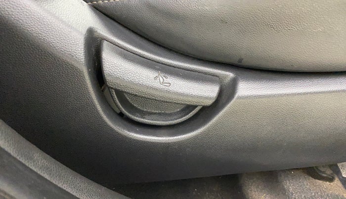 2016 Hyundai Grand i10 MAGNA 1.2 KAPPA VTVT, Petrol, Manual, 46,536 km, Driver Side Adjustment Panel