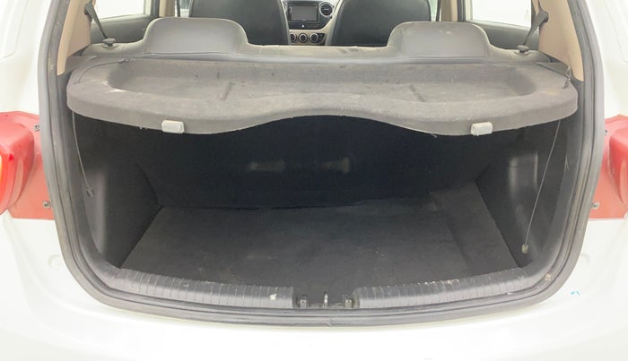 2016 Hyundai Grand i10 MAGNA 1.2 KAPPA VTVT, Petrol, Manual, 46,536 km, Boot Inside