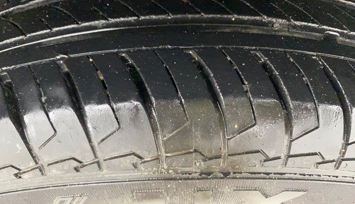 2021 Maruti Swift VXI AMT, Petrol, Automatic, 25,812 km, Left Rear Tyre Tread