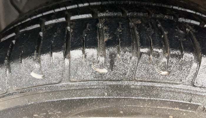 2014 Hyundai Grand i10 SPORTZ 1.2 KAPPA VTVT, Petrol, Manual, 15,516 km, Left Front Tyre Tread