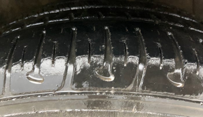 2014 Hyundai Grand i10 SPORTZ 1.2 KAPPA VTVT, Petrol, Manual, 15,516 km, Right Front Tyre Tread