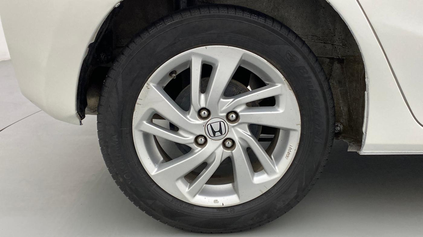 2017 Honda Jazz 1.2 V AT, Petrol, Automatic, 97,828 km, Right Rear Wheel