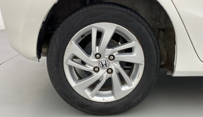 2017 Honda Jazz 1.2 V AT, Petrol, Automatic, 97,828 km, Right Rear Wheel