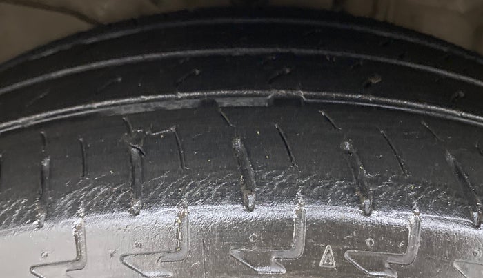 2017 Honda Jazz 1.2 V AT, Petrol, Automatic, 97,828 km, Left Front Tyre Tread