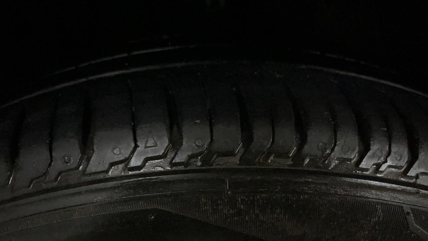 2014 Toyota Etios CROSS 1.2 G, Petrol, Manual, 63,797 km, Right Front Tyre Tread